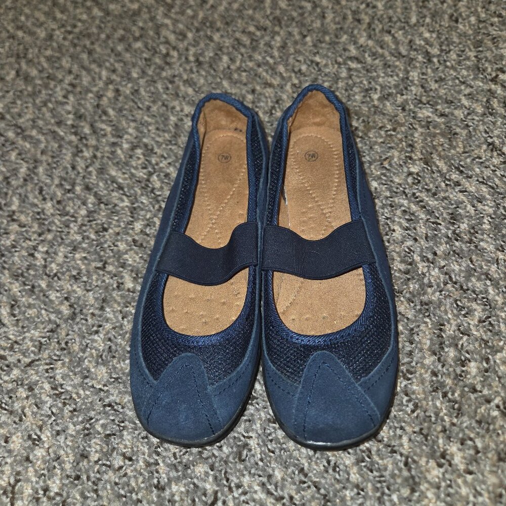 Walmart brand shoes